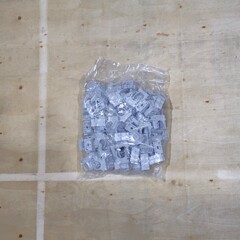 Крепеж-клипса для труб для монтажного пистолета серая в п/э д16 (100шт/уп) Промрукав