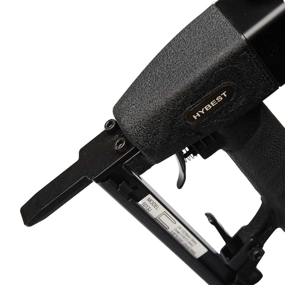 Пистолет скобозабивной мебельный Hybest 1013JL (пневматический, скобы 53F 20Ga, удлиненный)