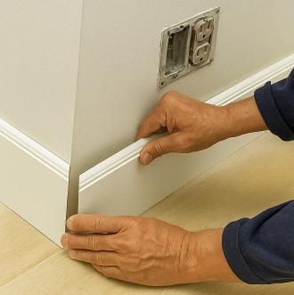 Как прикрепить плинтус из дерева