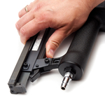 Пистолет скобозабивной для ротанга Hybest 425K (пневматический, скобы ротанг тип 400К 18Ga)